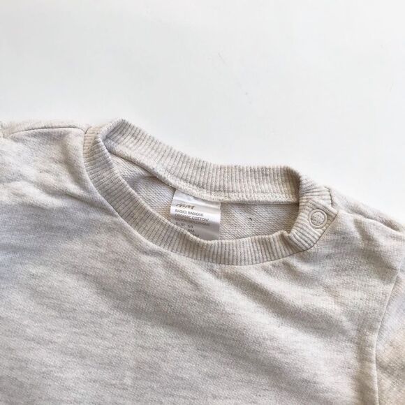 H&M neutral sweatshirt EUC 4-6 months - Picture 2 of 5
